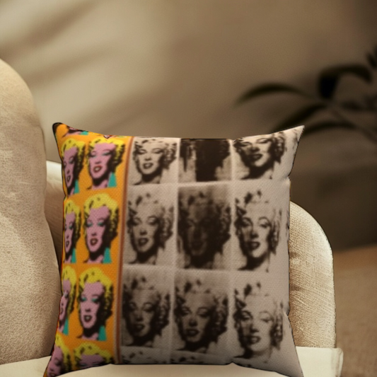 Marilyn Throw Pillow